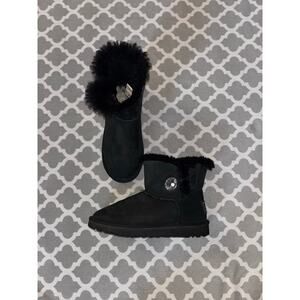Size 7 Uggs